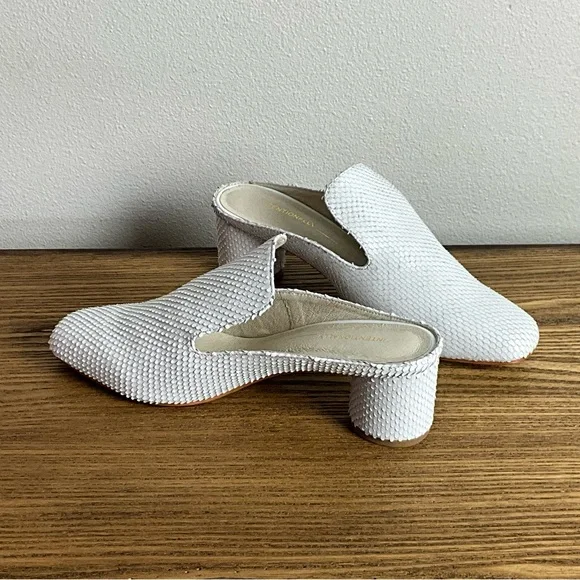 Intentionally Blank White Reptile Leather Mule, New in Box - Picture 4 of 8